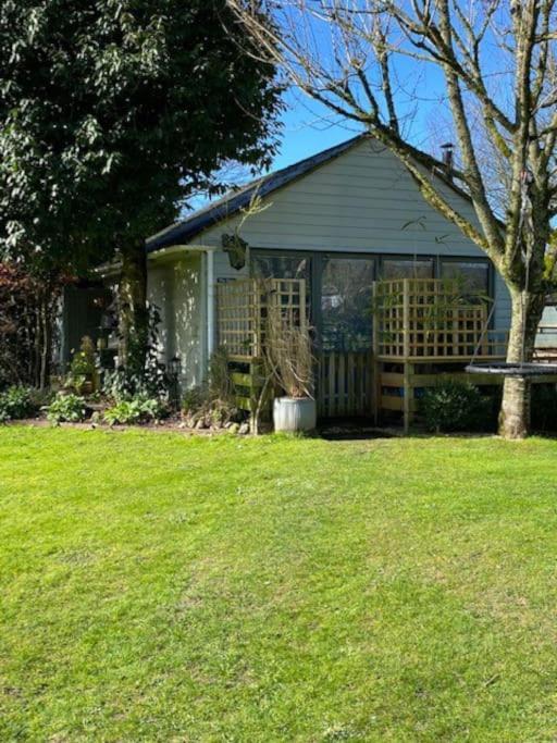 'The Den' Self Contained One Bedroom Annexe. Stockbridge  Exterior photo